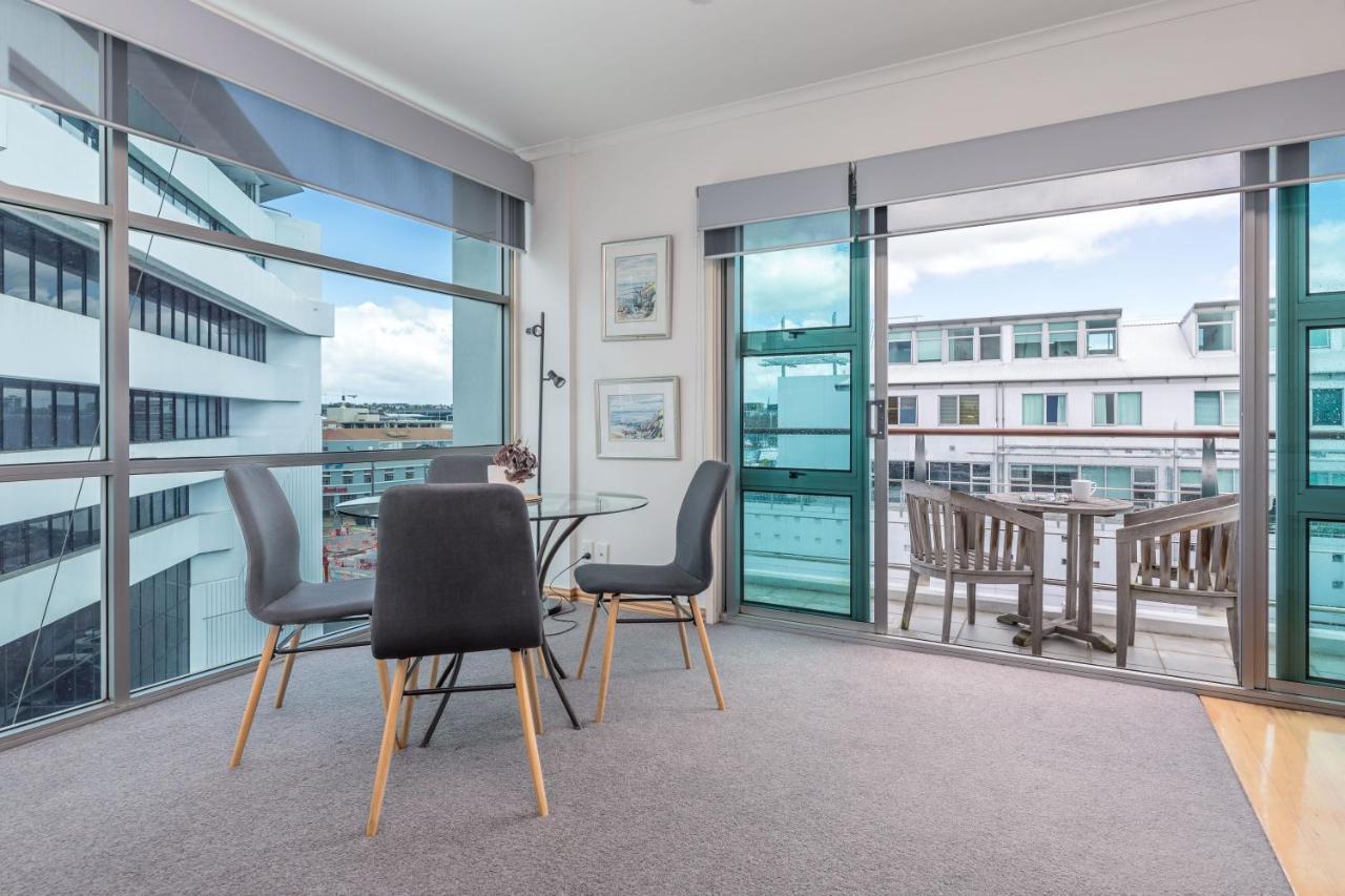 Stunning Waterfront Location With Huge Balcony! Apartamento Auckland Exterior foto